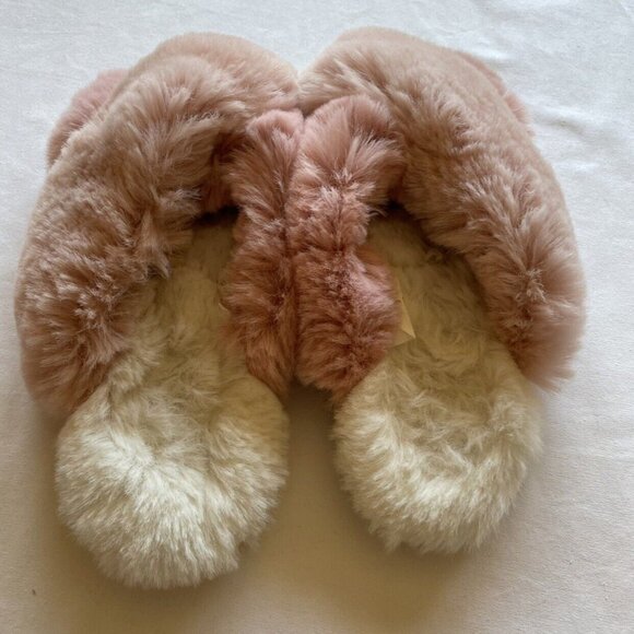 Target Pink Fuzzy Sandal Slippers Size 4/5 - Picture 3 of 5